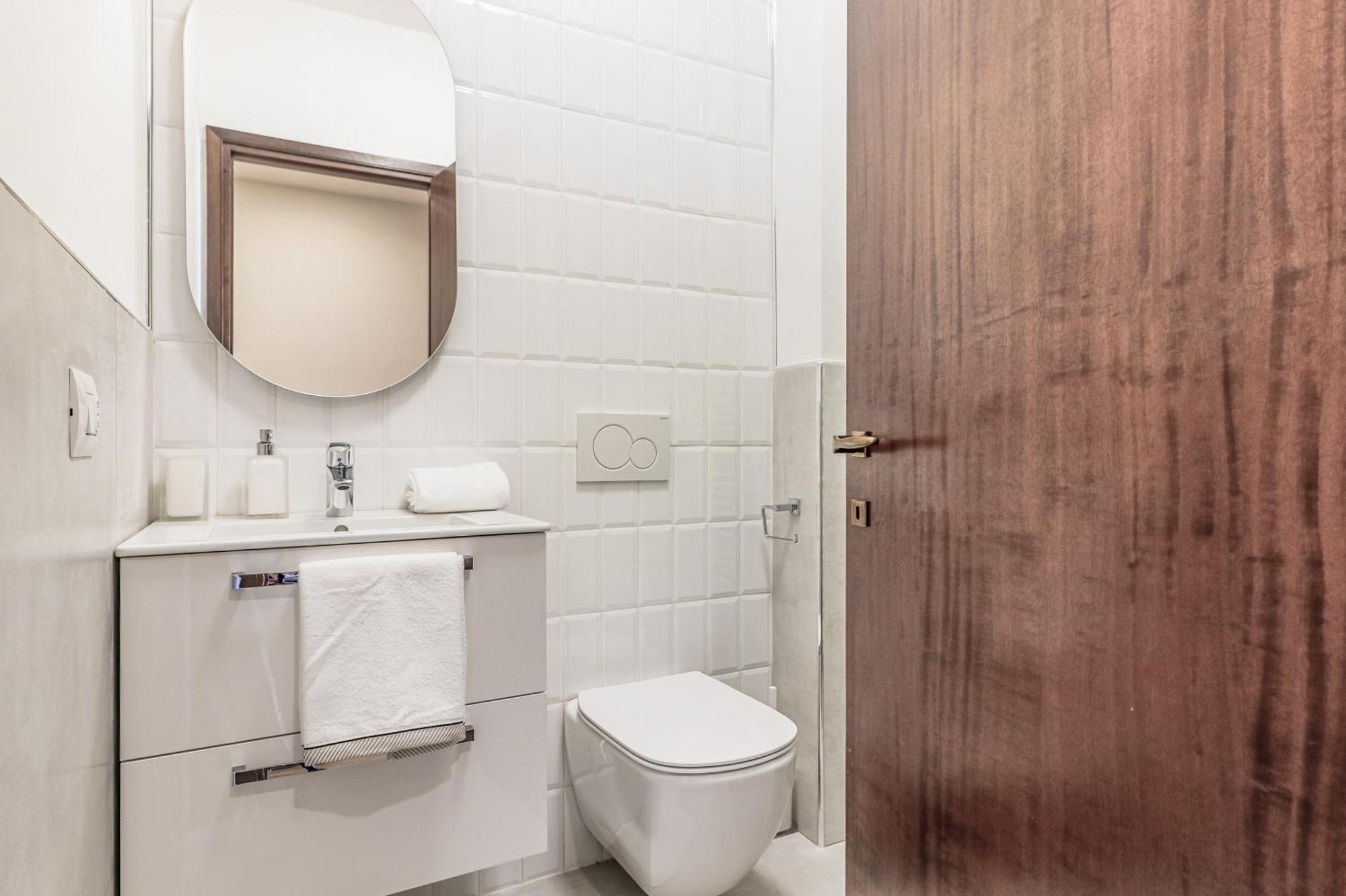 Stunning View Lakeside Apartment - Larihome A11 Gravedona Luaran gambar