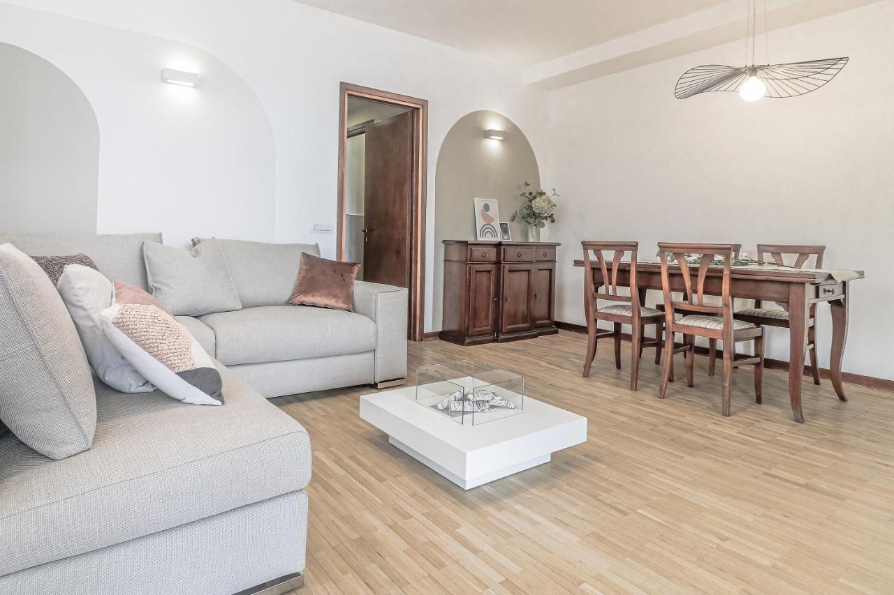 Stunning View Lakeside Apartment - Larihome A11 Gravedona Luaran gambar