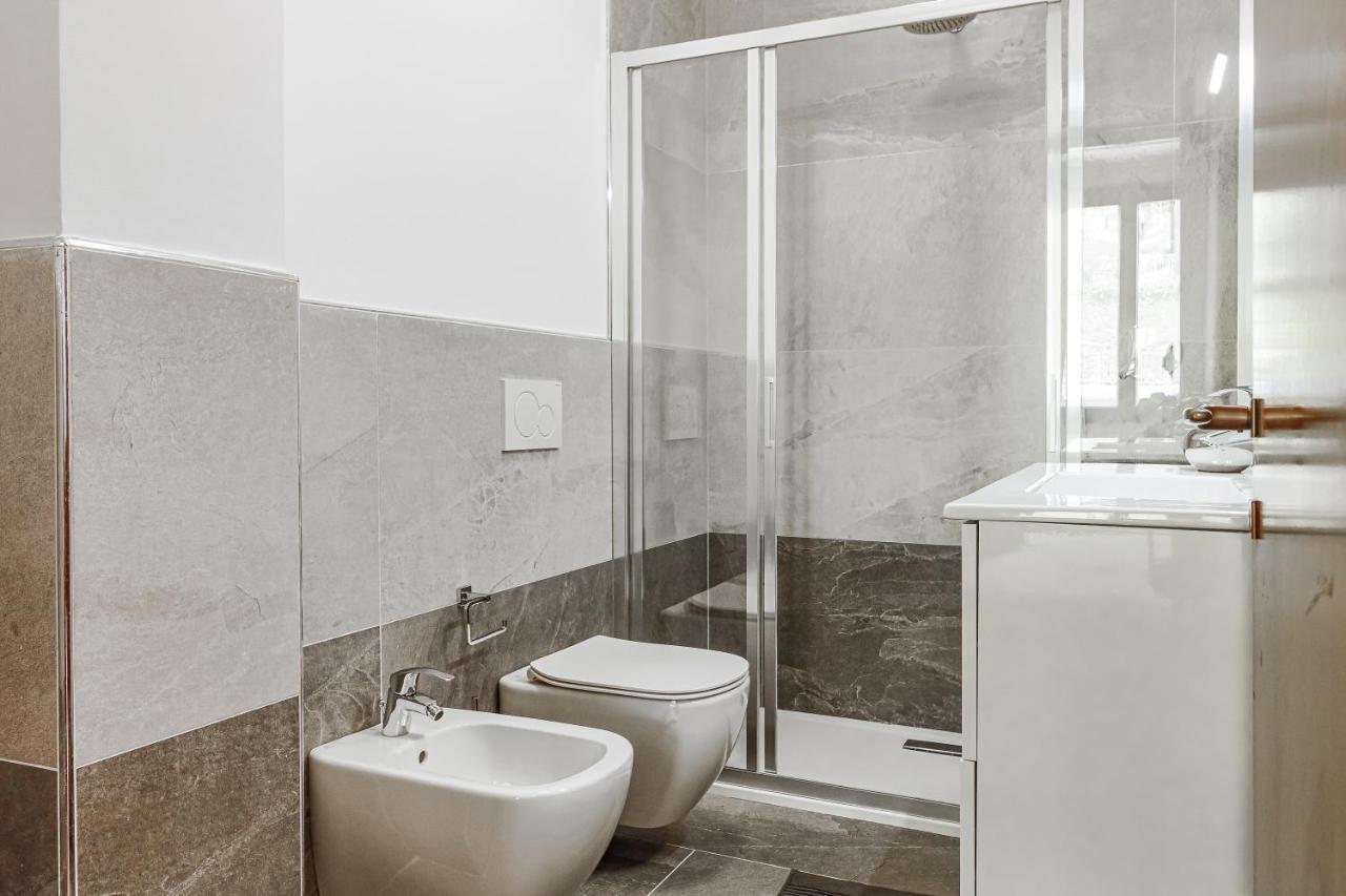 Stunning View Lakeside Apartment - Larihome A11 Gravedona Luaran gambar
